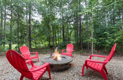 Crimson Creek Cabin - Hot Tub, Playset, Family-Friendly - Foto 38