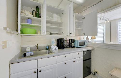 Summer Suite | Steps to Beach + Heated Pool - Foto 12