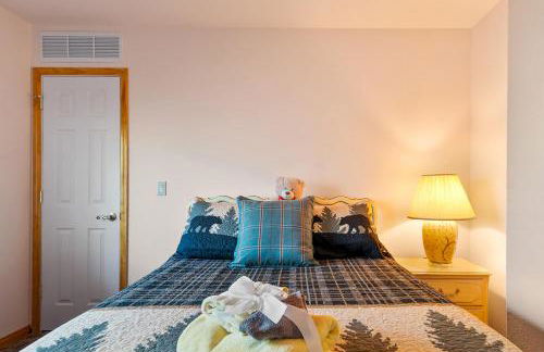 Breathtaking Cabin Backing the National Forest - Foto 6