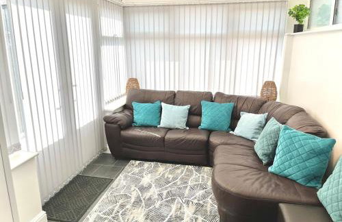 Ideal 4 Bed Home sleeps 7 Nr Middlebrook Stadium - Foto 28
