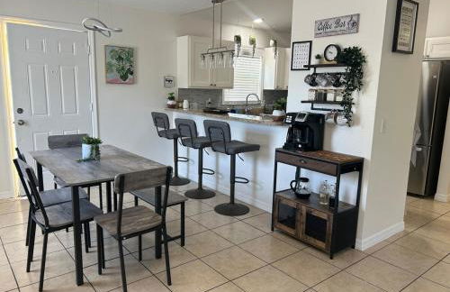 Tropical 3bed 2bath Lakeland Home on corner lot - Foto 5