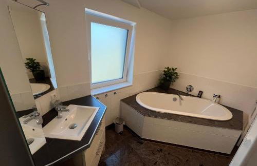 Black Forest Gate Apartment - Foto 13