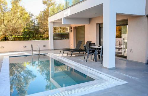 Aqua Lora - Photo 15