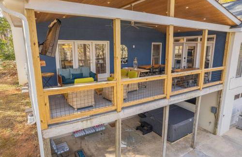 Large Luxury House, King Beds and More, Hot Tub, Theater, Fireplace, Game Room, Ping-pong, Pool Table, Air Hockey, Arcade, River, Big Kitchen, Nice Porch, Quiet, Good for Families and Large Groups, Near UGA Golf Course, Close to UGA & Stanford Stadium - Photo 24