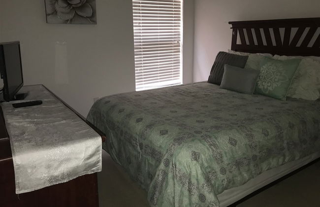 4 Bed and 3 Bath in Perfect Location With Pool by Florida Dream Home - Foto 2