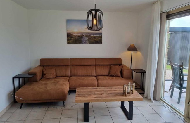 Appealing Bungalow With Garden - Photo 29