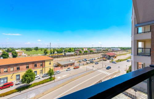 Tiny House Tower - Photo 63