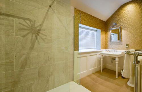 Bettws Hall Accommodation - Photo 22