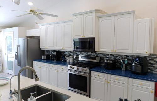 Villa Varona Resort, Heated Pool, Ping-Pong, Pool Table, Fire Pit and Pergola - Foto 55