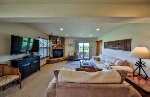 Mountain Bliss 3 BR Retreat With Views and Hot Tub - Foto 19