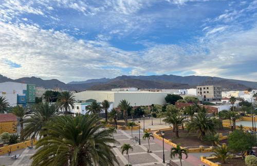 Melo Home Vecindario-Near AirPort-Elevator-Garage - Foto 8