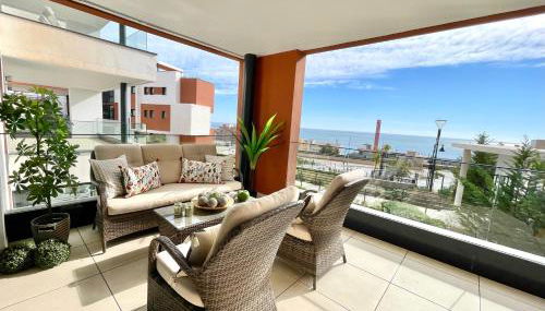 Luxury 3 Bedroom Apartment 300m from the Beach - Photo 2