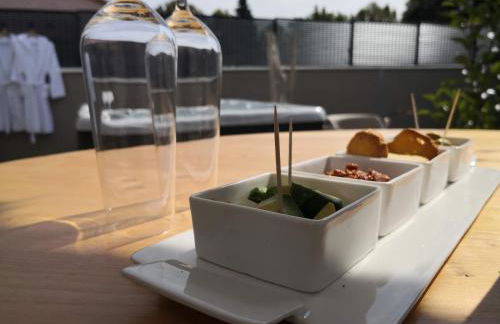 Suite l'inattendu avec Spa privatif et espace bien-être. - Foto 19