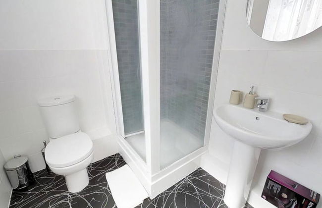 Stayzo - Cole Green Lane - Ideal for Your Next Staycation or Workcation Whole House With Wi-fi - Foto 12