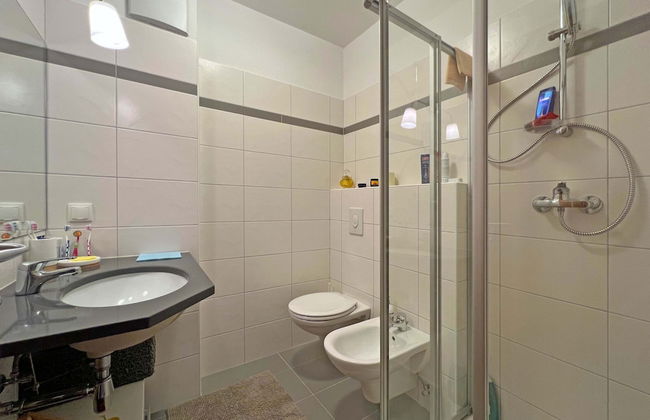 Central Vacation Apartment With View - Photo 10