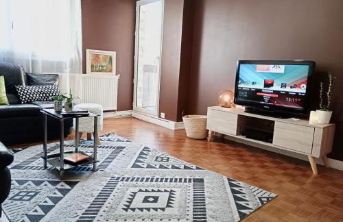 GRAND PARIS, private parking, balcony and metro, 24 hours self checking - Foto 10