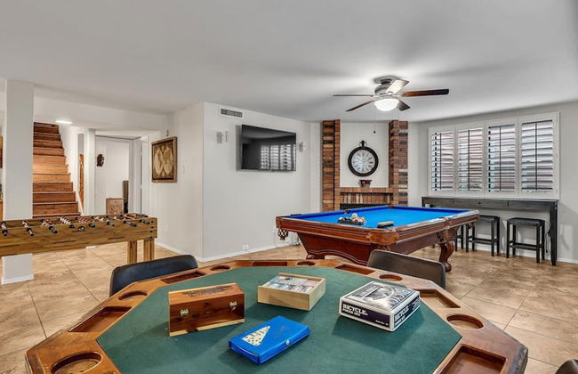 Amenities Galore! Outdoor Living & Lots of Games - Foto 31