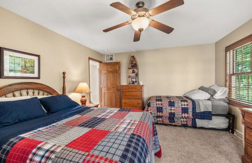 Family-Friendly 5BR House by the Lake - Foto 34