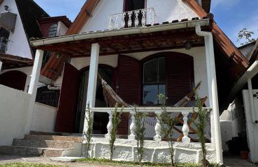 Casa estilo chale dúplex com 3 quartos, churrasqueira, balanço, chuveirão e a uma quadra da praia - Foto 19