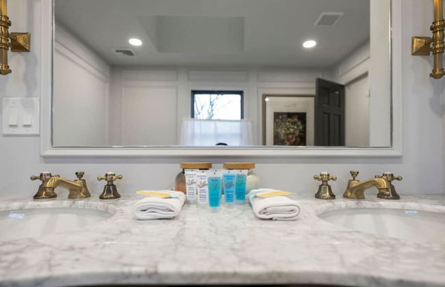 Elegant Spring Stay on Peaceful Retreat - Photo 76