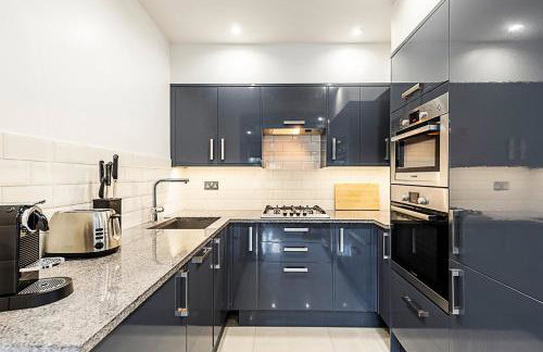 Stylish Shepherd's Bush Flat w/ Patio - Foto 2