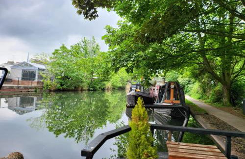 Lovely Canal Boat in Little Venice for Family & Friends - Photo 1
