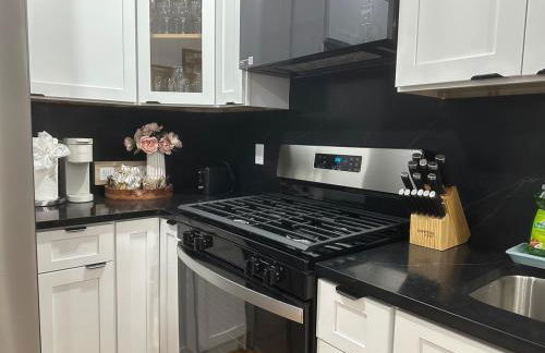 85a Charming Boston Base, 3BR, 2BA Ideal for Families - Foto 13