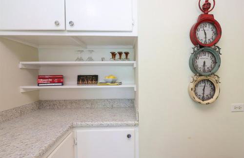 Dog Friendly Lakeside Escape with Hammock and Fire Pit - Foto 34