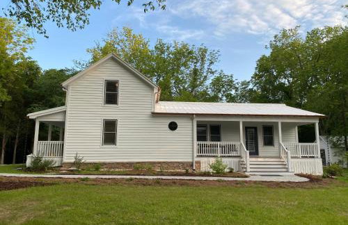 Relax in an upscale, renovated gem - Foto 2