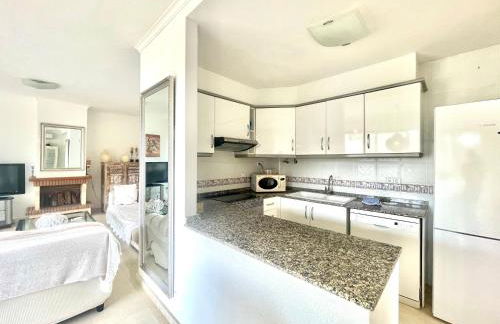 Altea Hills 3BR House with Private Garden - Photo 9