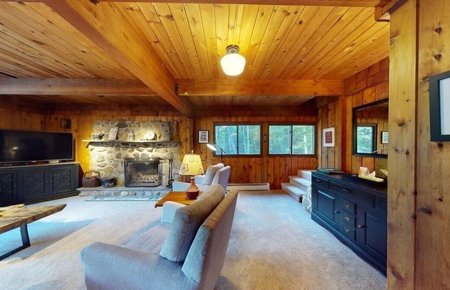 Treehouse Home Brought to you by GetAway Vacations - Photo 34