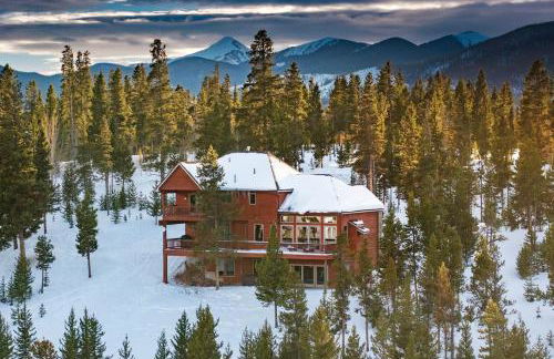 Stunning Mountain Retreat with View and Private Hot Tub - Foto 1