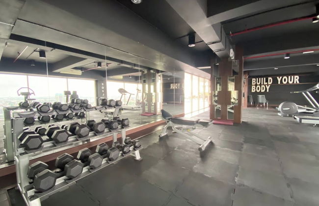 Good Homey Studio Apartment At Warhol (W/R) Residences - Foto 13