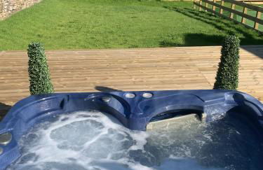 Luxury Cottage, views of the Lakes with Hot Tub - Foto 1