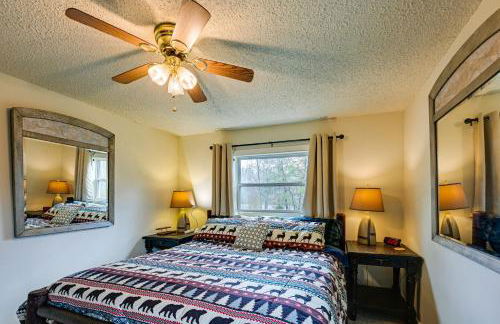 Private Hot Tub and Covered Deck Cozy Whittier Gem - Foto 15