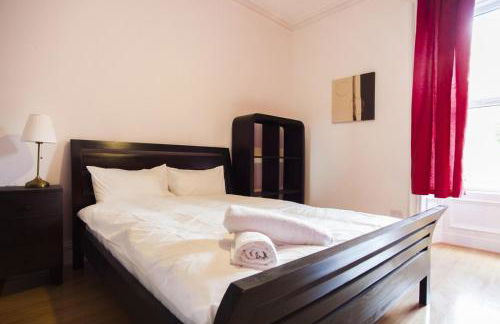 Lovely 3 Bdrm by Meadows - Foto 14