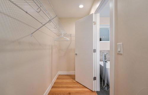 Walk to Broncos Stadium Hot tub & Rooftop - Foto 26