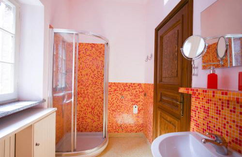 Grande casa con giardino e box auto, 3 camere e 3 bagni - Foto 29