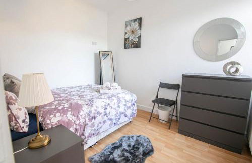 3 bed Modern Home, Vibrant & Stylish, Sleep upto 7 - Foto 28