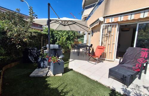 Lovely apartment with private garden and a swimming-pool - Foto 4