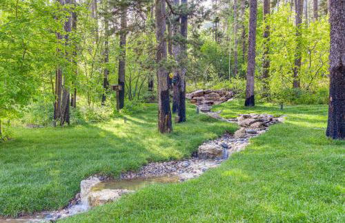 Rustic Escape with Deck, Hot Tub and Mountain Views - Foto 34