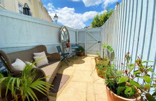 Lisburne Place - Luxury Three Bedroom Town House - Photo 14