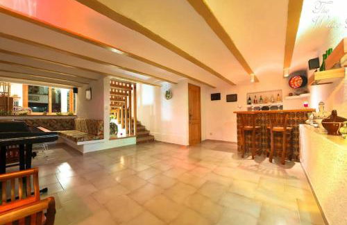 White Rock Villa With Breathtaking Views and Pool - Foto 29