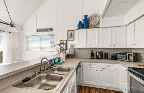 Oceanfront Bliss and Resort-Style Fun! Galveston Gem - Foto 9