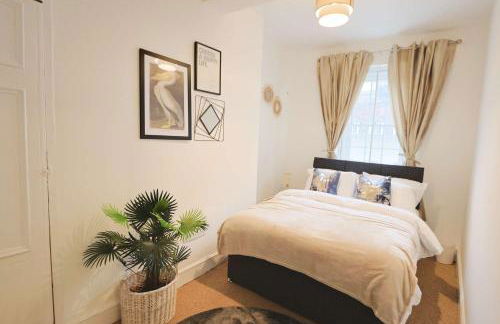 Two bedroom flat in St Michael's Hill - Photo 13