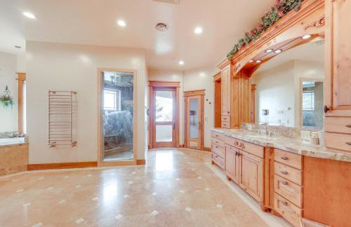 Hot Tub and Views Luxe Mountain Escape in Yucaipa - Photo 14