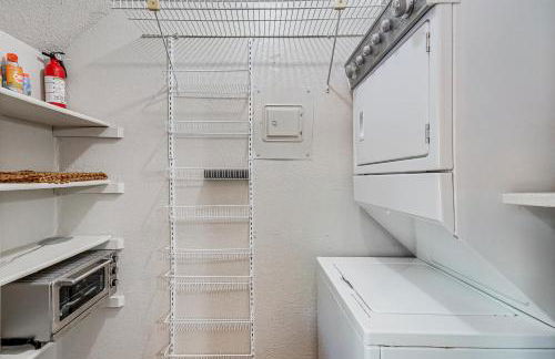 Convenient Bryan Townhome with Patio Less Than 3 Mi to AandM! - Foto 14