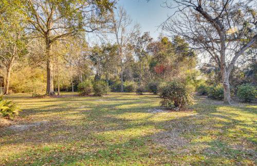 Walk to Beach Waveland Retreat with Yard! - Foto 24