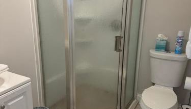 2BD Private Home with EVERYTHING by EVERYTHING - Foto 3, Shower