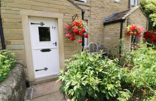 Sally's Cottage - Photo 2